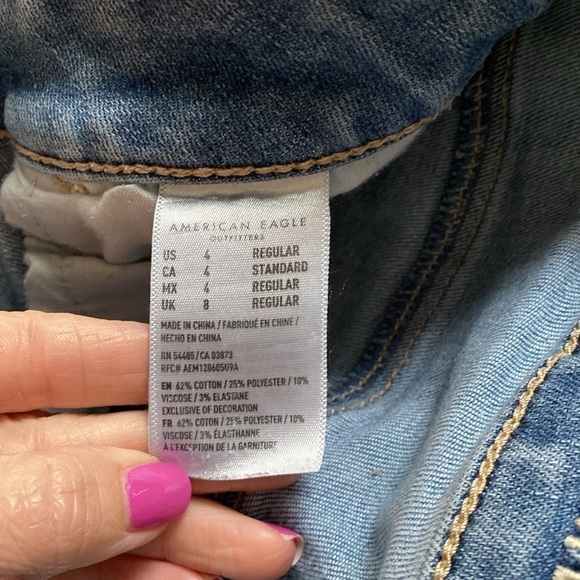 American Eagle Size 4 Distressed Hi Rise Jegging Crop Next Level Stretch #56 - Picture 4 of 4